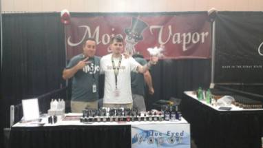 Manager Ryan Thornton with Brett Weiss/Mojo Vapor at VapeCon Chattanooga 2015